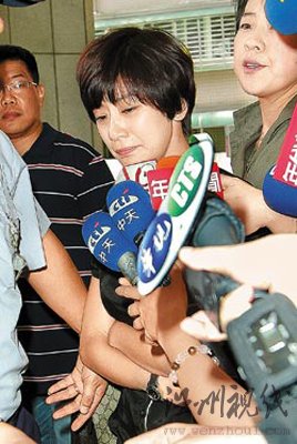賈靜雯孫志浩離婚當(dāng)庭爭吵提及黃磊爭女不相讓