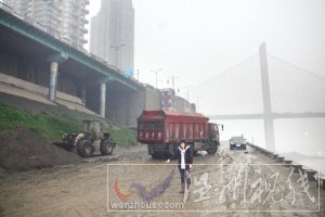 要么愛(ài)要么死 他抱起前女友跳進(jìn)嘉陵江(圖)