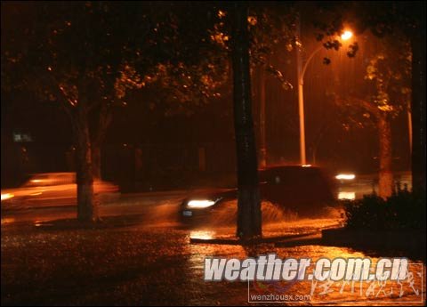 河北局地強(qiáng)降雨致內(nèi)澇 今日悶熱發(fā)高溫預(yù)警
