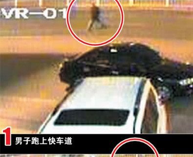 河北石家莊一男子遭兩車碾軋身亡 42車路過(guò)無(wú)一相助