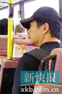 周潤(rùn)發(fā)9億身家出門搭巴士 全車人表現(xiàn)很驚訝