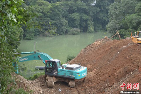 貴州岑鞏縣發生山體滑坡 形成堰塞湖