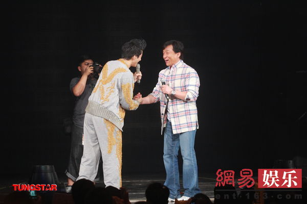 王力宏紅磡演唱會(huì)成龍助陣