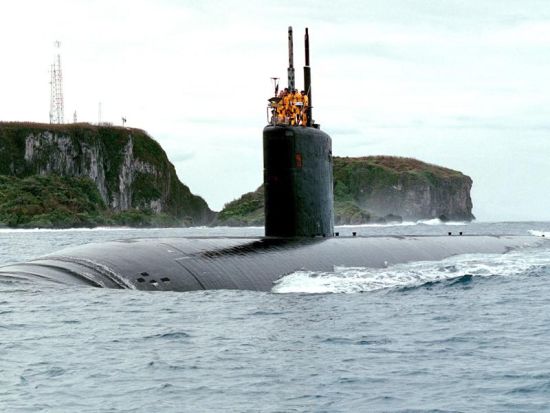 美國核潛艇與巡洋艦相撞