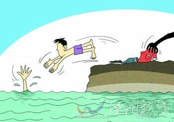 紹興文理學(xué)院老師跳水救人