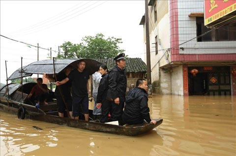 桂湘渝遭強(qiáng)降雨襲擊 近百萬人受災(zāi)