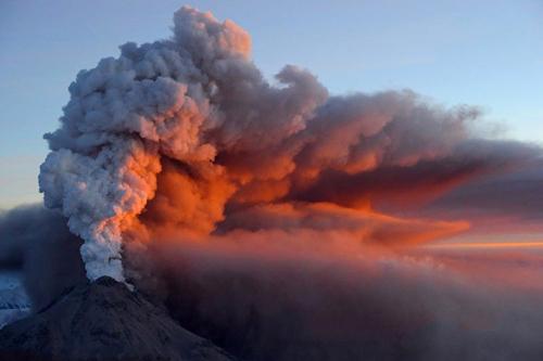 希韋盧奇火山噴發(fā)