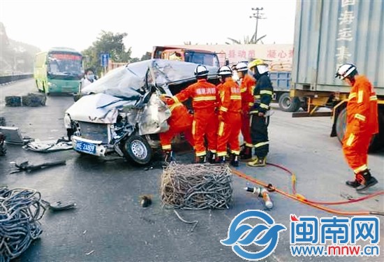 云霄云陵鎮(zhèn)車禍現(xiàn)場(chǎng)圖片