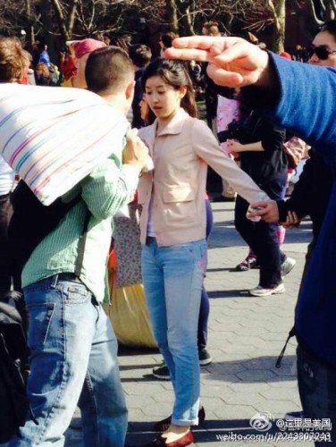 奶茶妹妹和劉強(qiáng)東