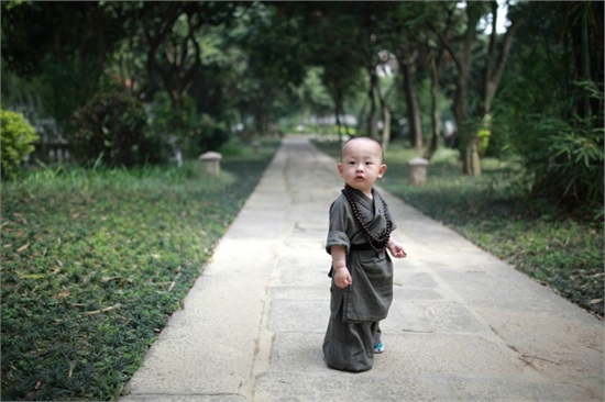 西禪寺小和尚是個(gè)萌娃 小和尚只有1歲多