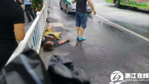 杭州公交車(chē)起火照片