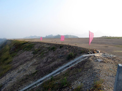 建在山頂?shù)臋C場叫河池