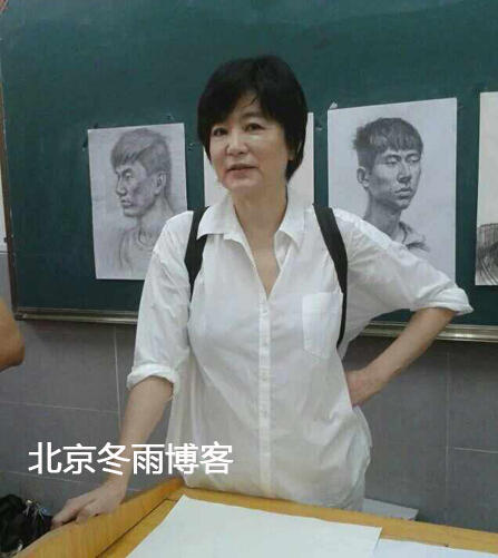林青霞現(xiàn)身中學(xué)做演講
