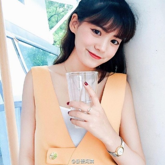 網(wǎng)紅露真容變路人