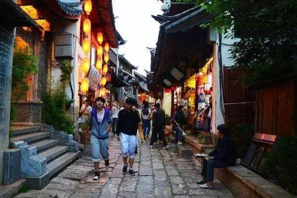 麗江被嚴重警告