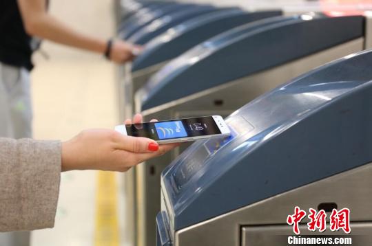 刷手機(jī)乘車成趨勢(shì) 北京交通一卡通